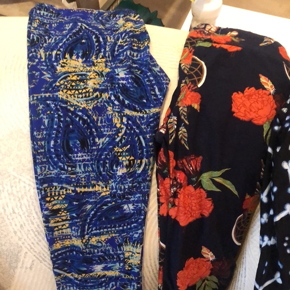 LOOK! Lularoe One Size leggings. 20+ different patterns available! 1 tween size - Picture 6 of 15